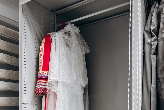 стеллажи со штангами для одежды