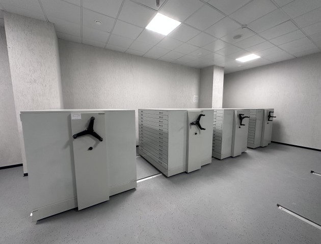 мобильные стеллажи с ящиками драйверами