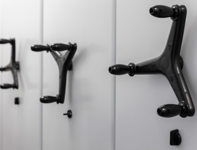 стеллажи со штурвалом